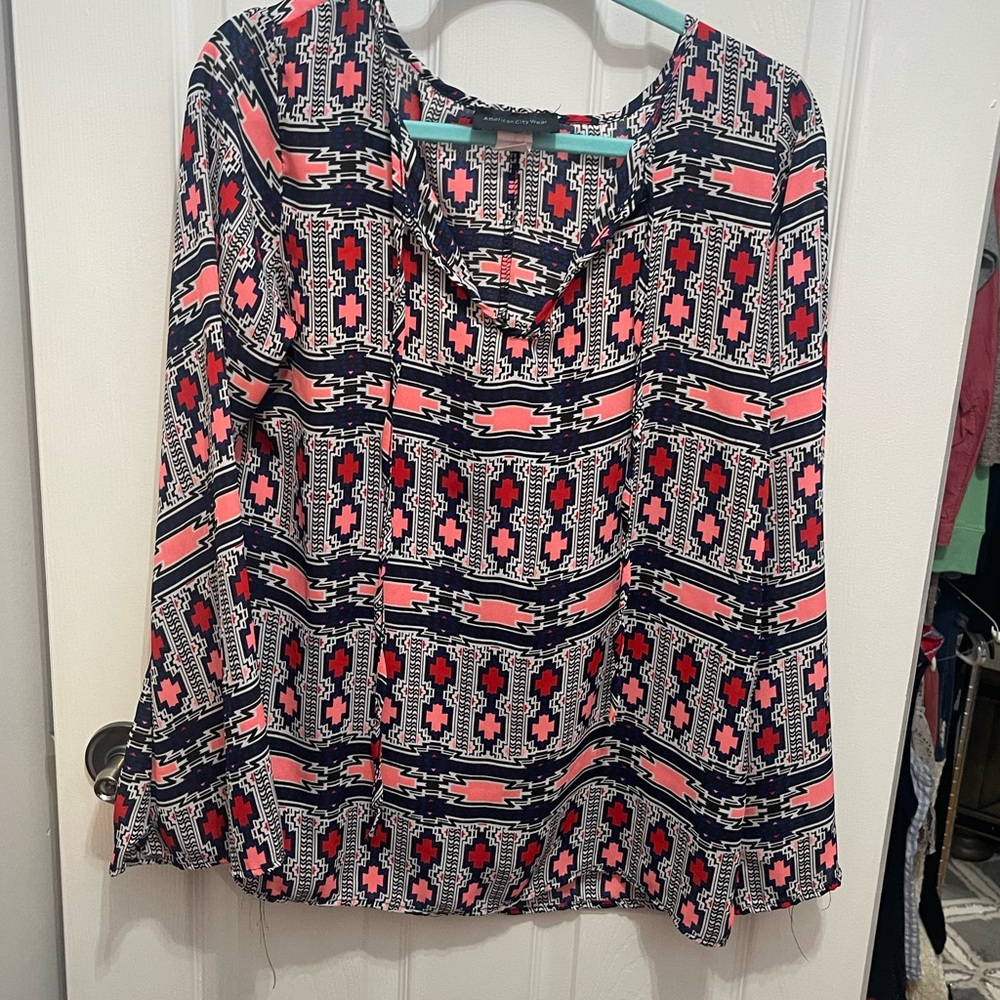 American City Wear Red and White Graphic Blouse with Cuffed Long Sleeves